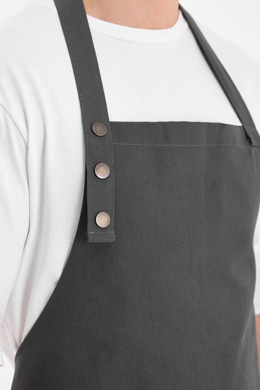 Pirinç Çıtçıt Detaylı Antrasit Renk Boydan Önlük